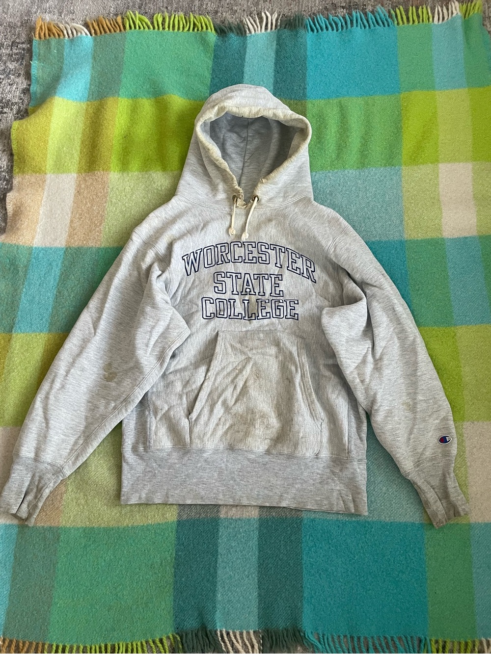 Champion Reverse Weave 90’s Grey Pullover Hoodie Worcester State College